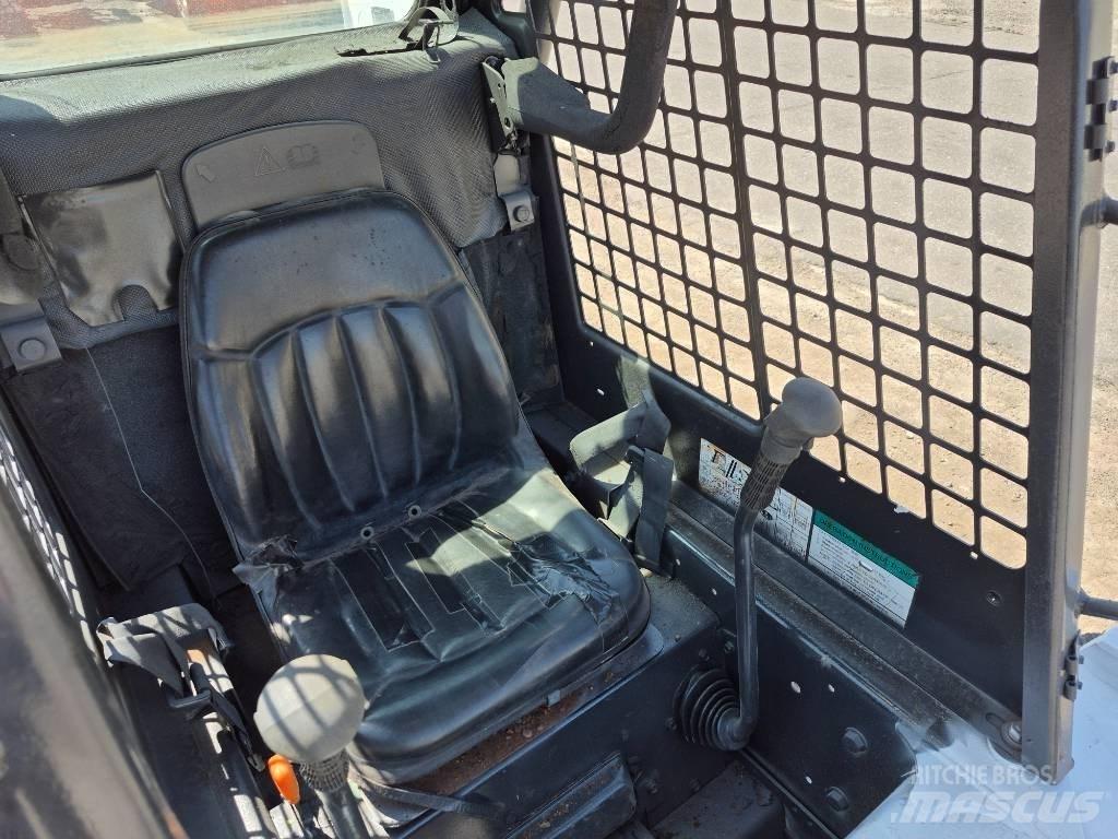 Bobcat 763 Smykem řízené nakladače