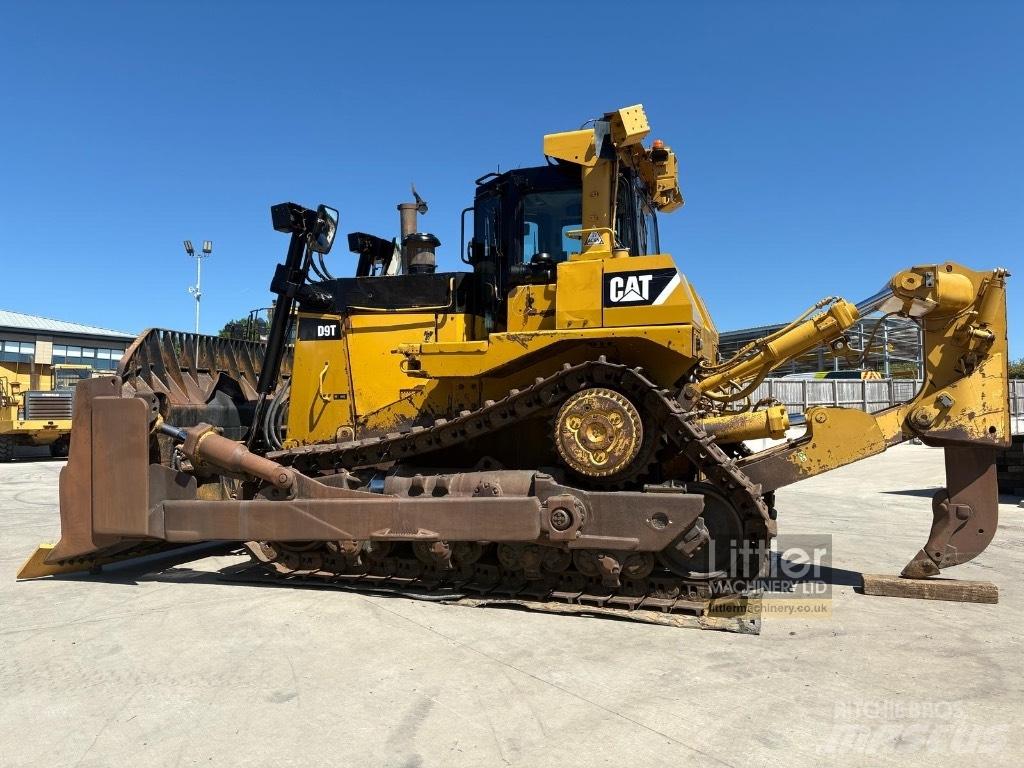 CAT D 9 T Pásové dozery