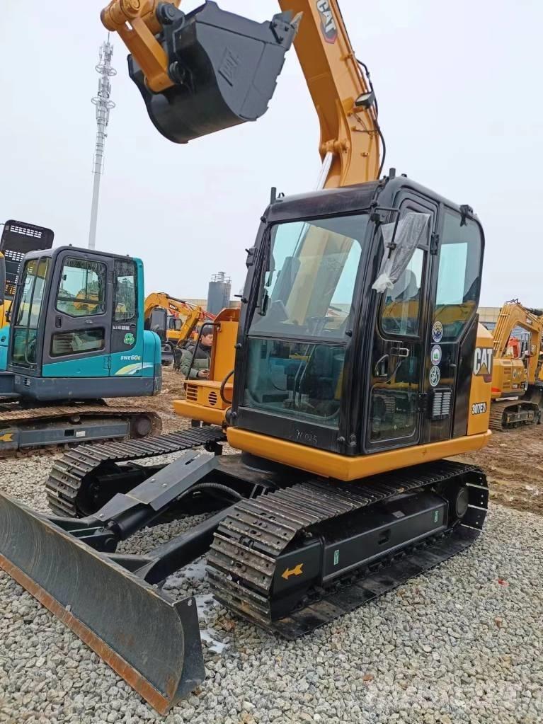 CAT 307 Pásová rýpadla