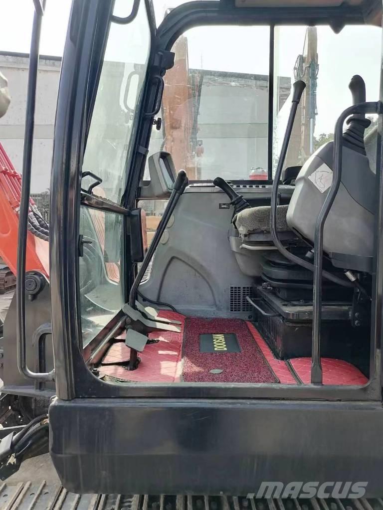 Doosan DX 60 Pásová rýpadla