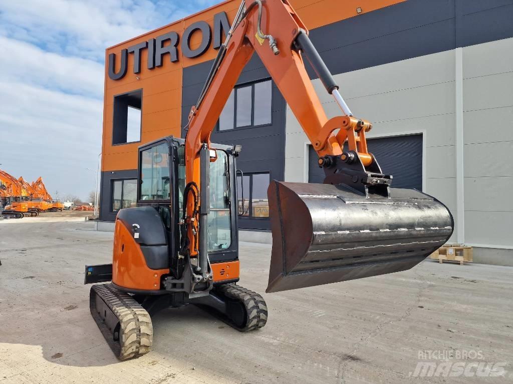 Hitachi ZX38U-6 Mini rýpadla < 7t