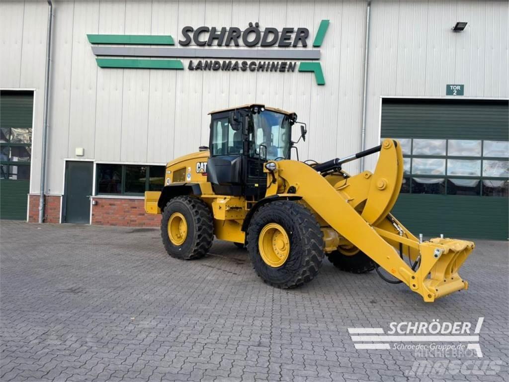 CAT 938 HL Kolové nakladače
