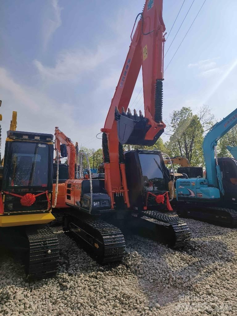 Hitachi ZX 120 Pásová rýpadla