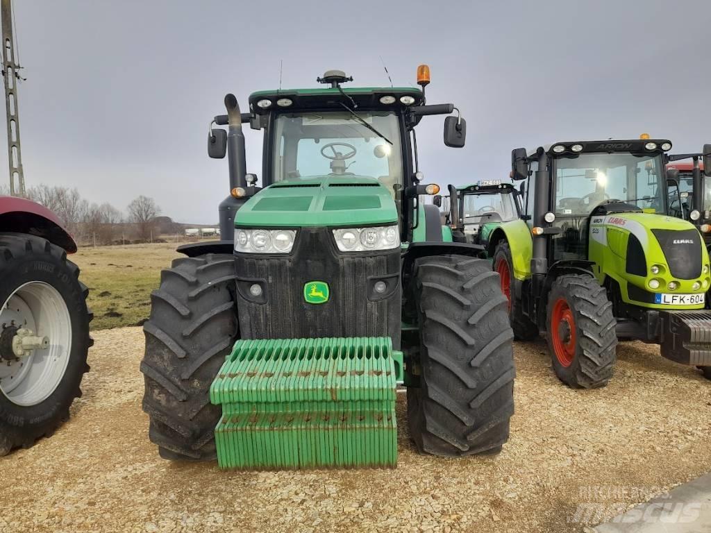 John Deere 8310 R Traktory