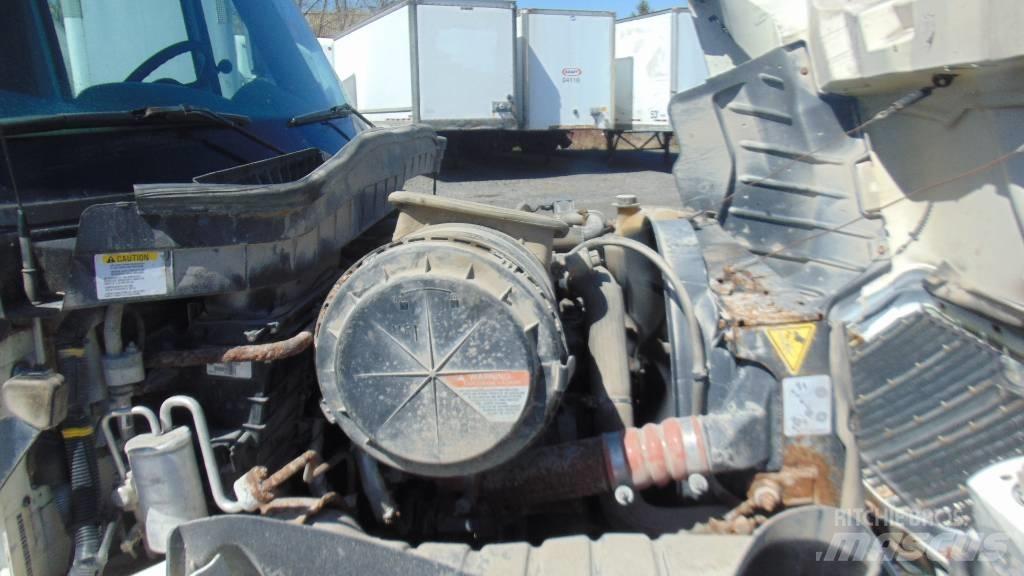 International 4400 Skříňová nástavba