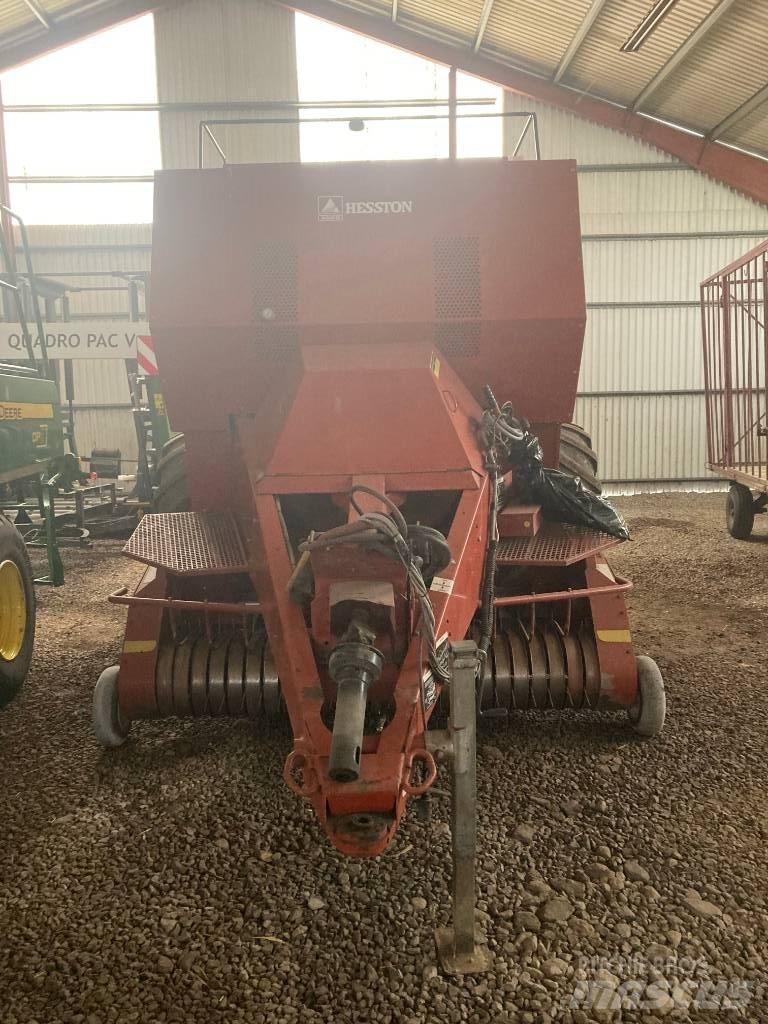 Hesston 4900 Lis na hranaté balíky
