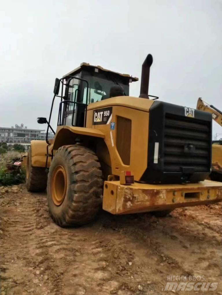CAT 950H Kolové nakladače