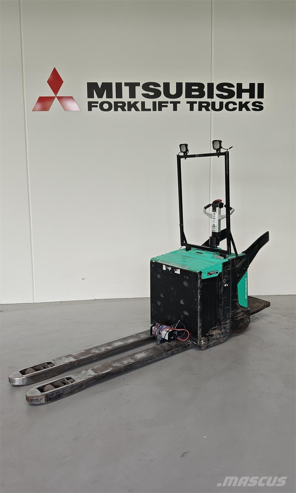 Mitsubishi PBV20N2 Vozíky s plošinou pro náklad