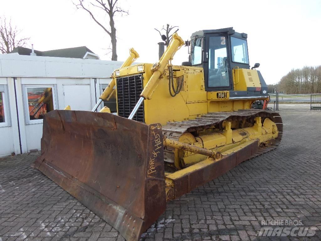 Komatsu D85P-21 Pásové dozery