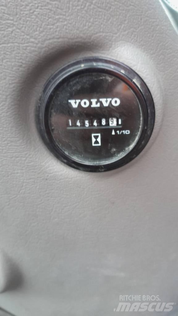 Volvo EC 300 D L Pásová rýpadla