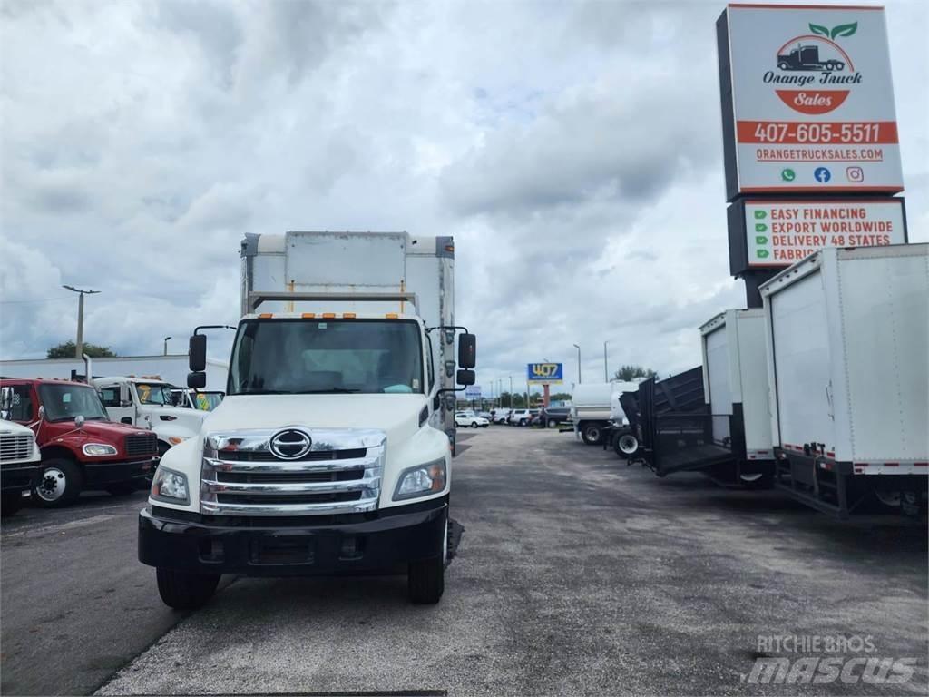 Hino 338 Skříňová nástavba