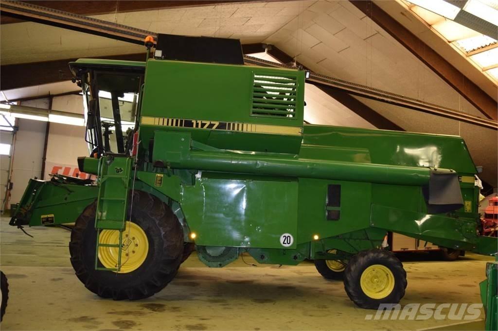 John Deere 1177 Sklízecí mlátičky