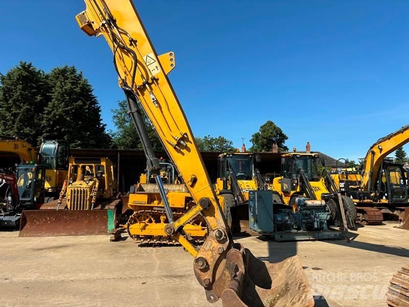 JCB JS 220 LR Pásová rýpadla
