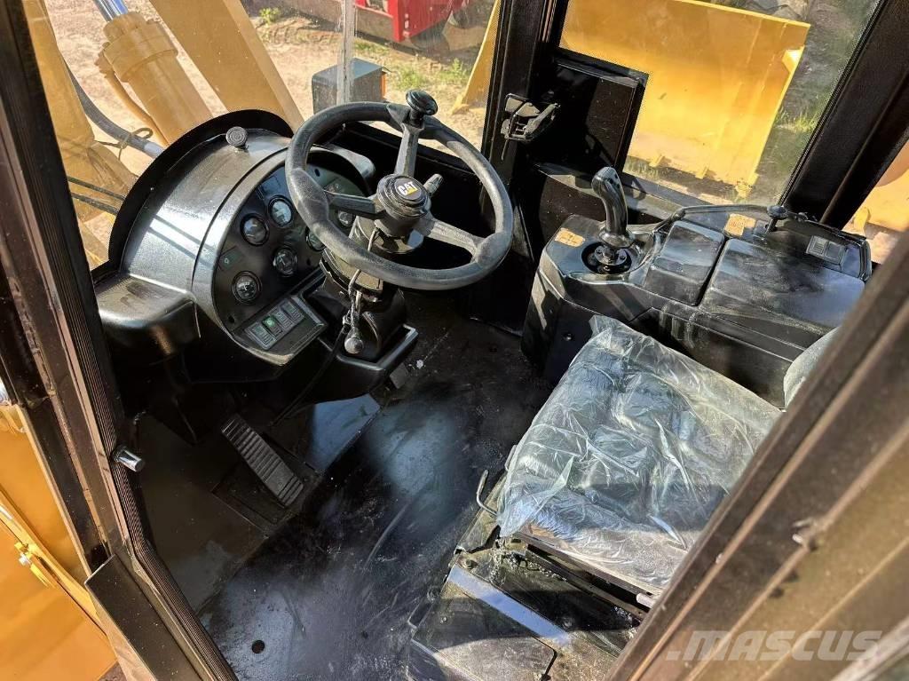 CAT 966 H Kolové nakladače
