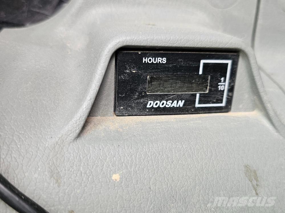 Doosan DX 300 LC-5 Pásová rýpadla