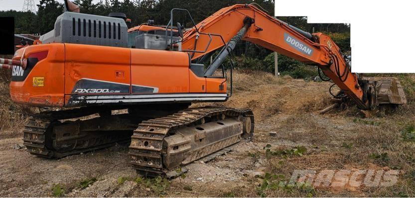 Doosan DX 300 LC-5 Pásová rýpadla