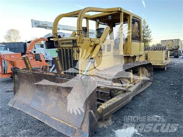 Komatsu D65E-6 Pásové dozery