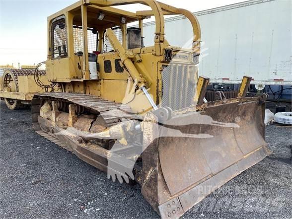 Komatsu D65E-6 Pásové dozery