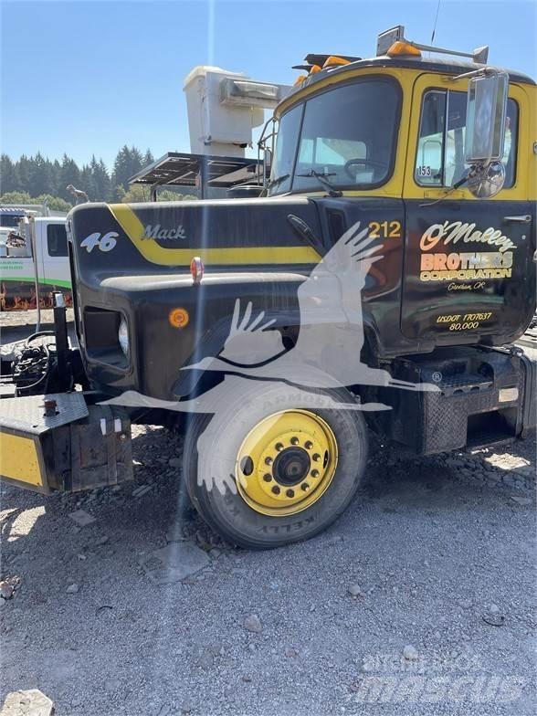 Mack DM688S Tahače