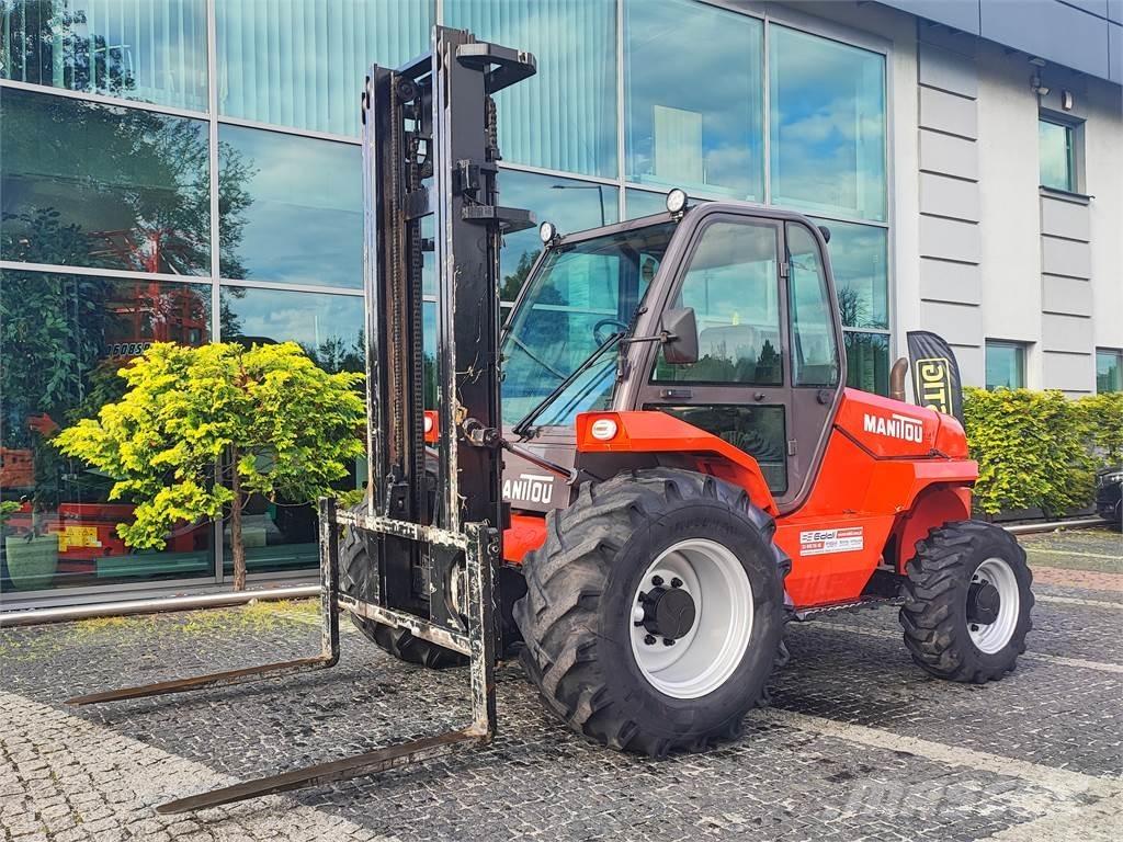 Manitou M26-4 Terénní vysokozdvižné vozíky