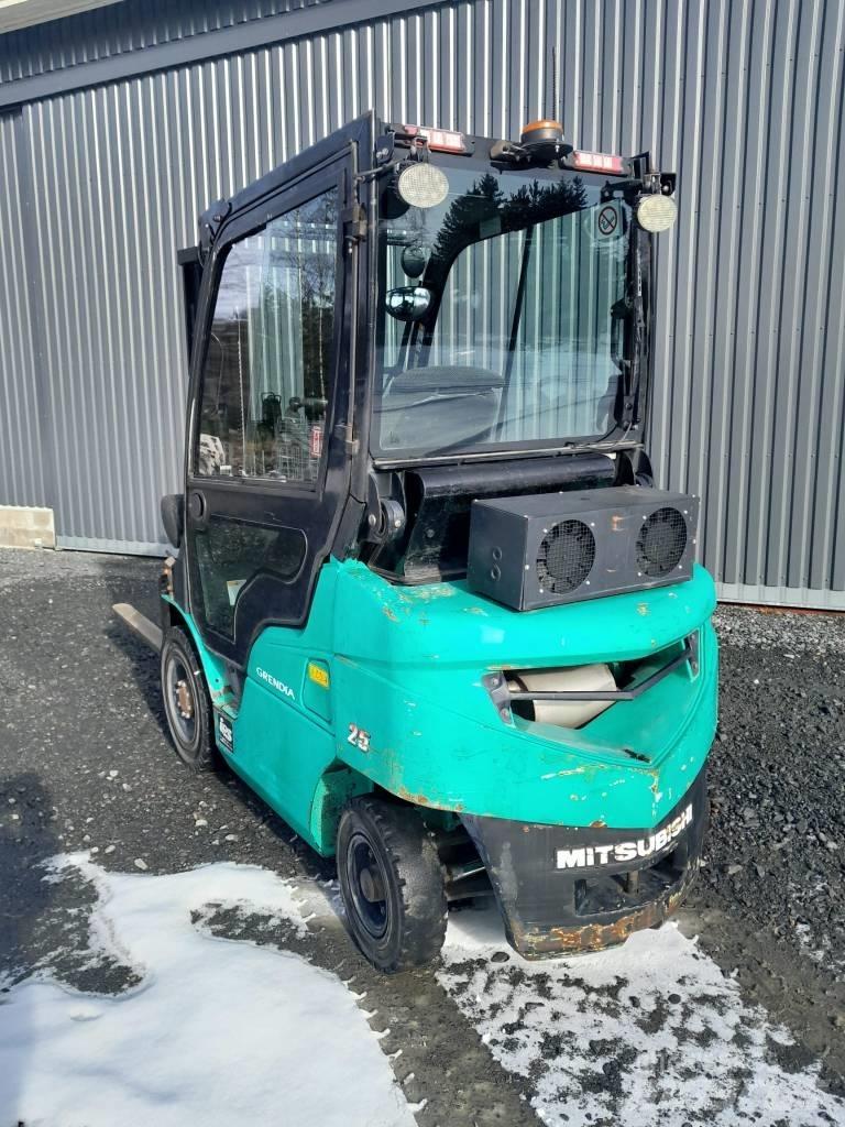 Mitsubishi FD 25 N Dieselové vozíky