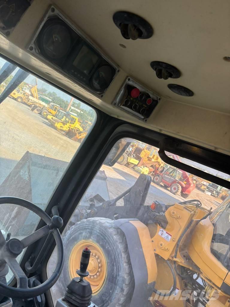  Max Com R712 Pneumatikové válce