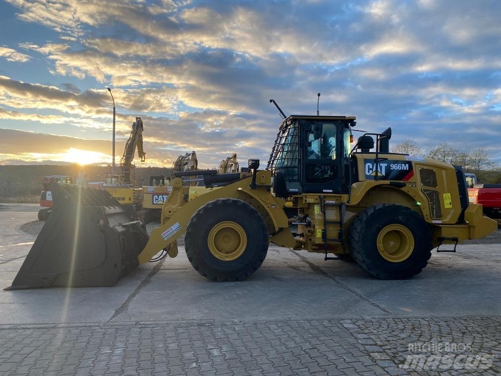 CAT 966 M Kolové nakladače