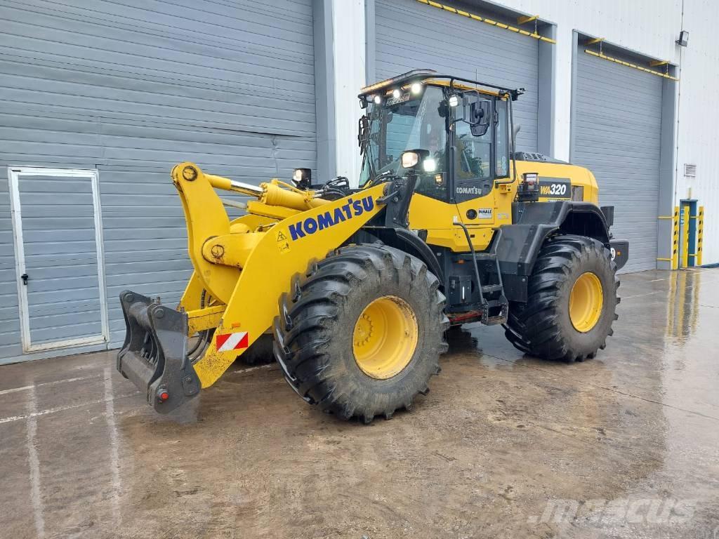Komatsu WA320-8 Kolové nakladače