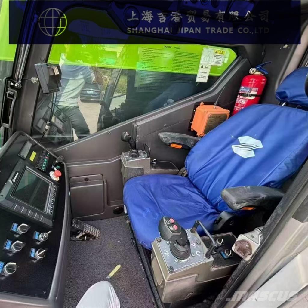 Zoomlion ZAT 2000 V7 Univerzální terénní jeřáby