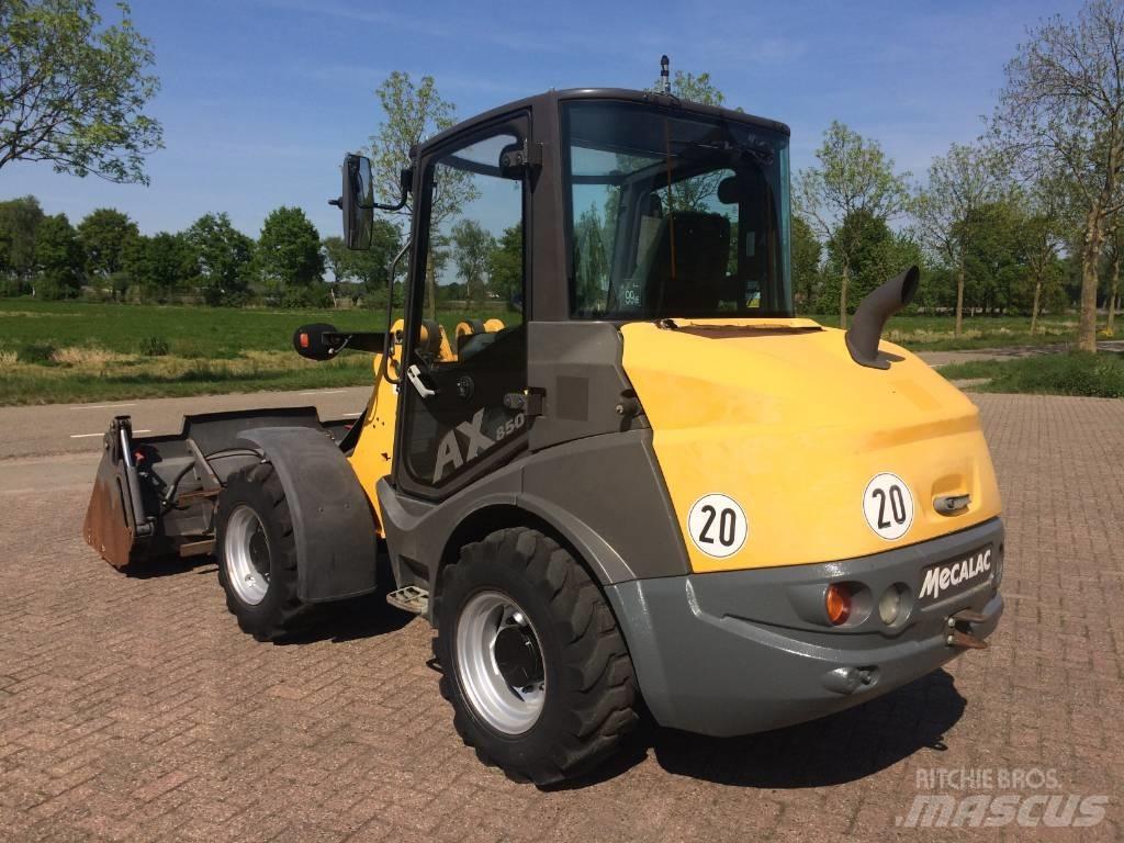 Mecalac AX 850 Kolové nakladače