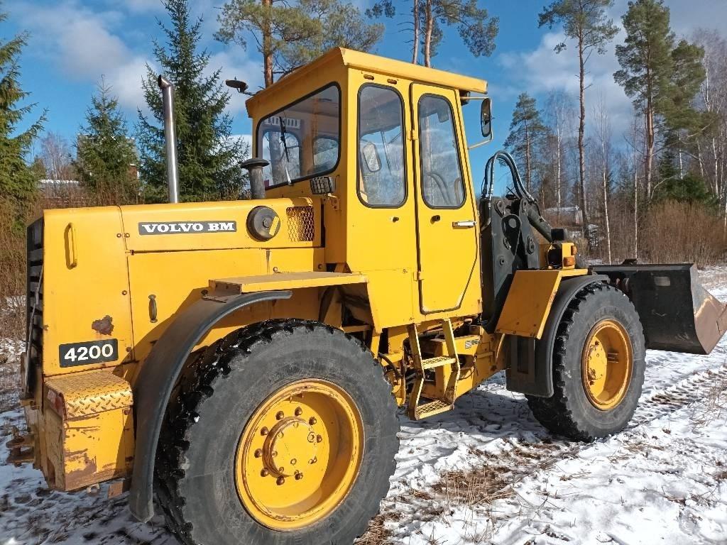 Volvo BM 4200 Kolové nakladače