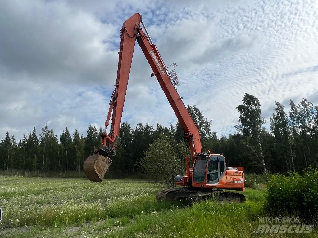 Doosan DX 225 LC Rýpadla s dlouhým dosahem