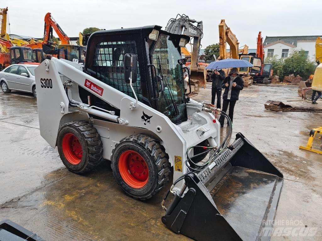 Bobcat S 300 Smykem řízené nakladače