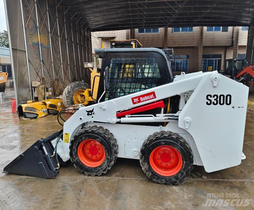 Bobcat S 300 Smykem řízené nakladače