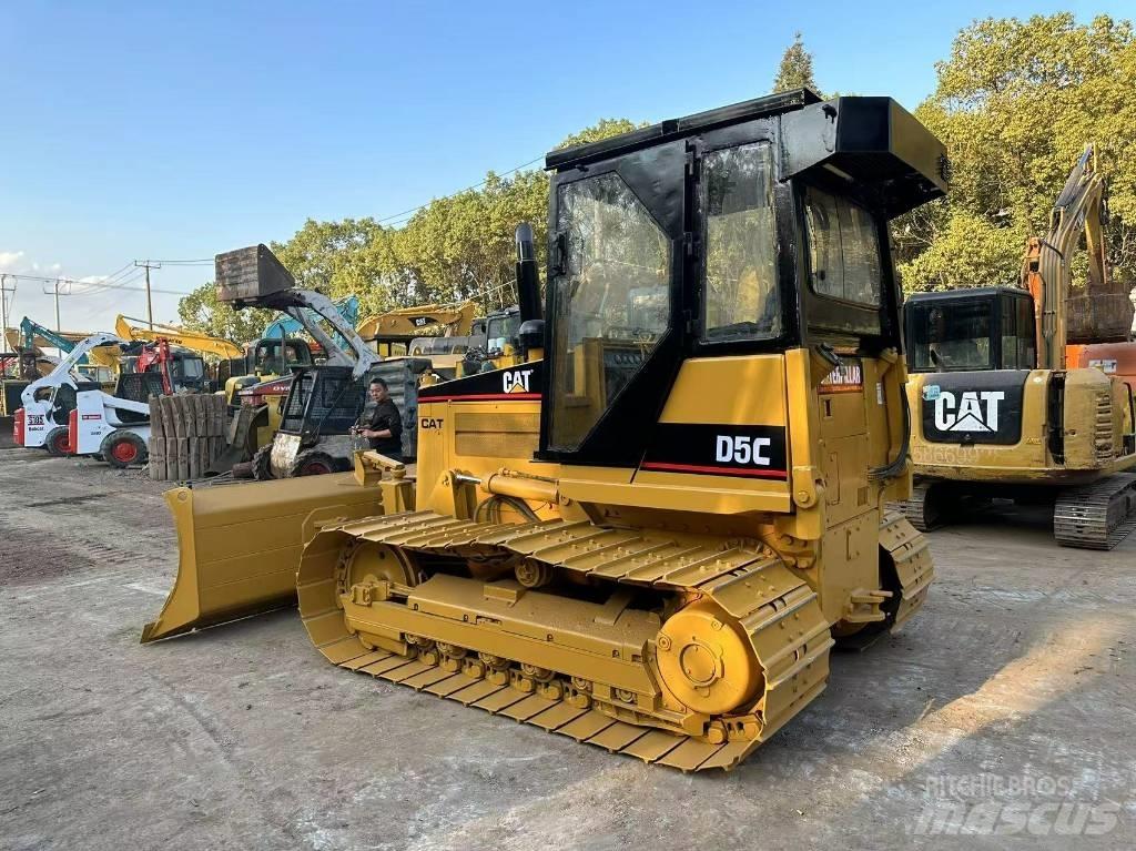 CAT D 5 C Pásové dozery