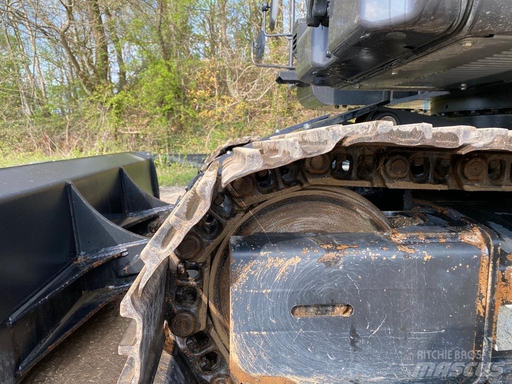 Hitachi ZX135USBL-7 Pásová rýpadla
