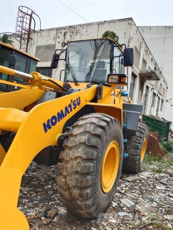 Komatsu WA 320-5 Kolové nakladače