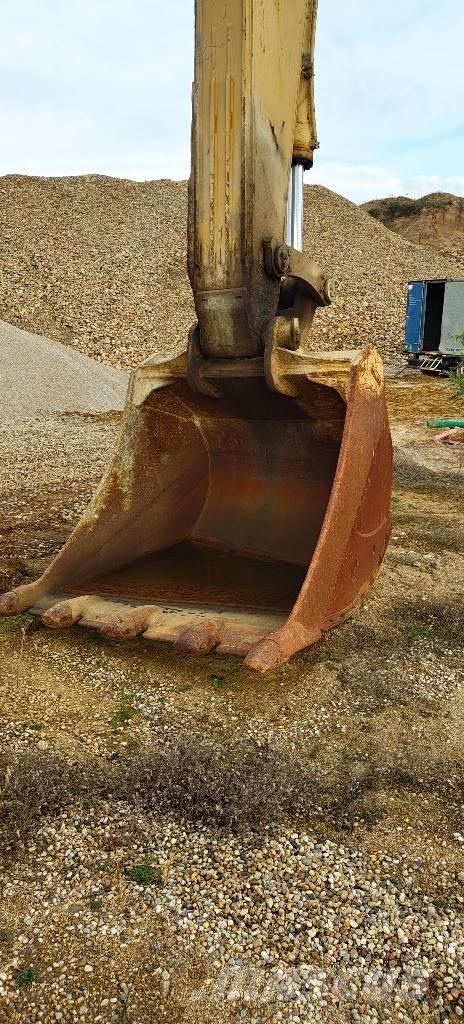 Komatsu PC 600 LC-7K Pásová rýpadla