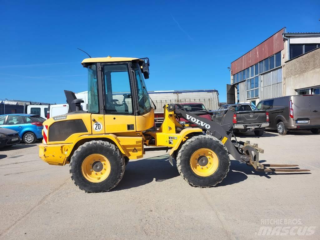 Volvo L 30 G Kolové nakladače