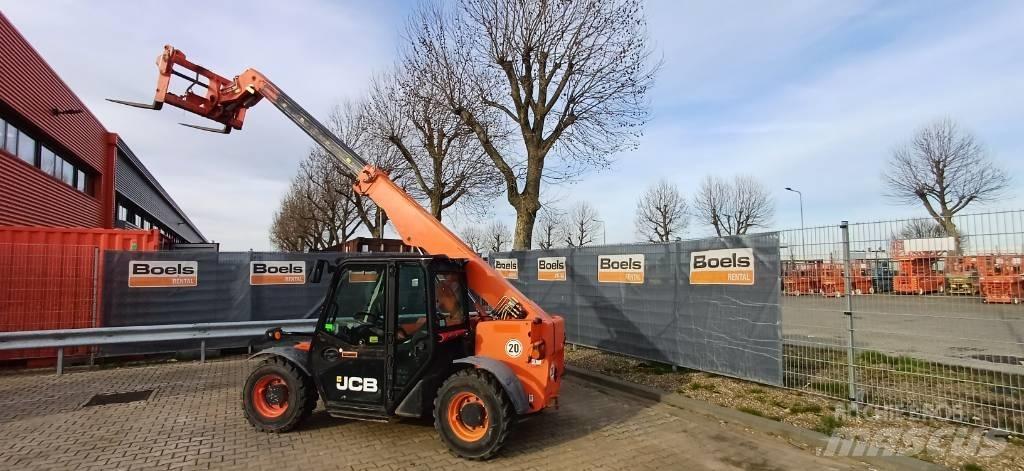 JCB 525-60 T4 F Teleskopické manipulátory