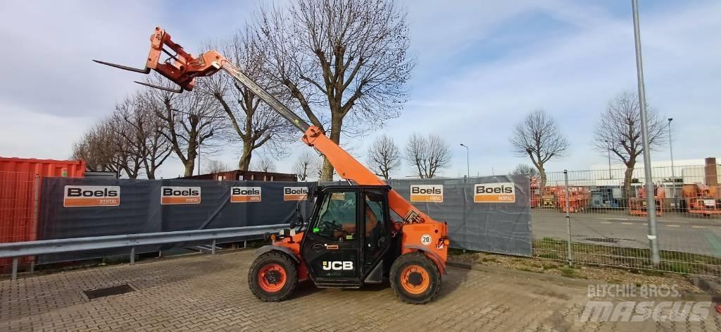 JCB 525-60 T4 F Teleskopické manipulátory