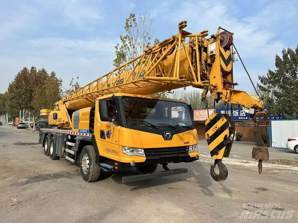 XCMG XCT25 Univerzální terénní jeřáby