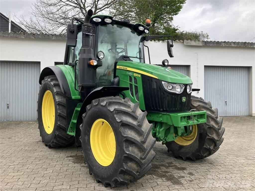 John Deere 6120M Traktory