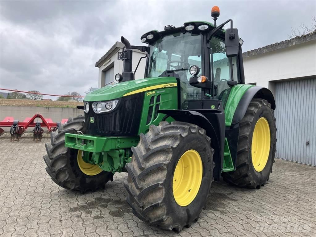John Deere 6120M Traktory