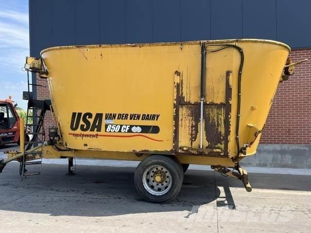  USA 850CF Míchačky krmiva
