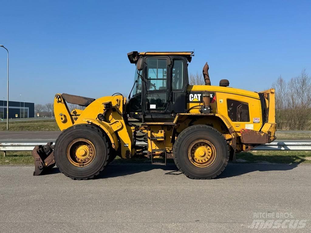 CAT 938K Kolové nakladače