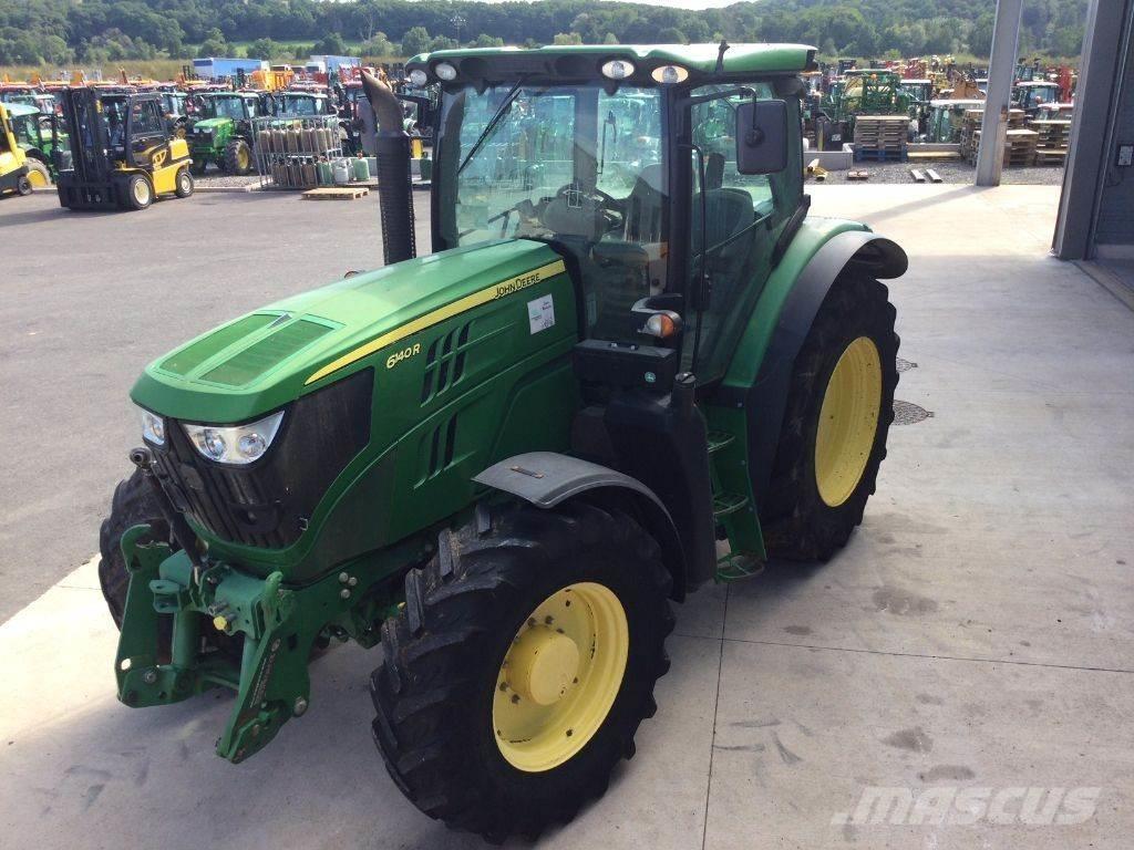 John Deere 6140R Traktory