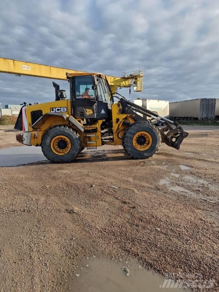 JCB 437 HT Kolové nakladače