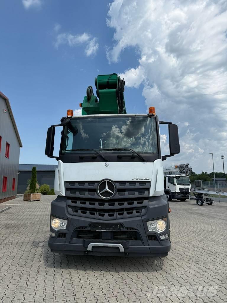 Mercedes-Benz 2643 Jeřáby pro těžký terén