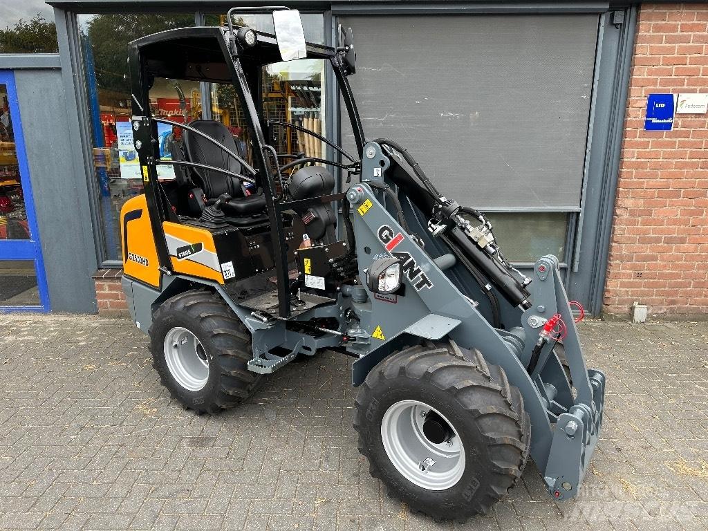 GiANT G2500HD Víceúčelové nakladače